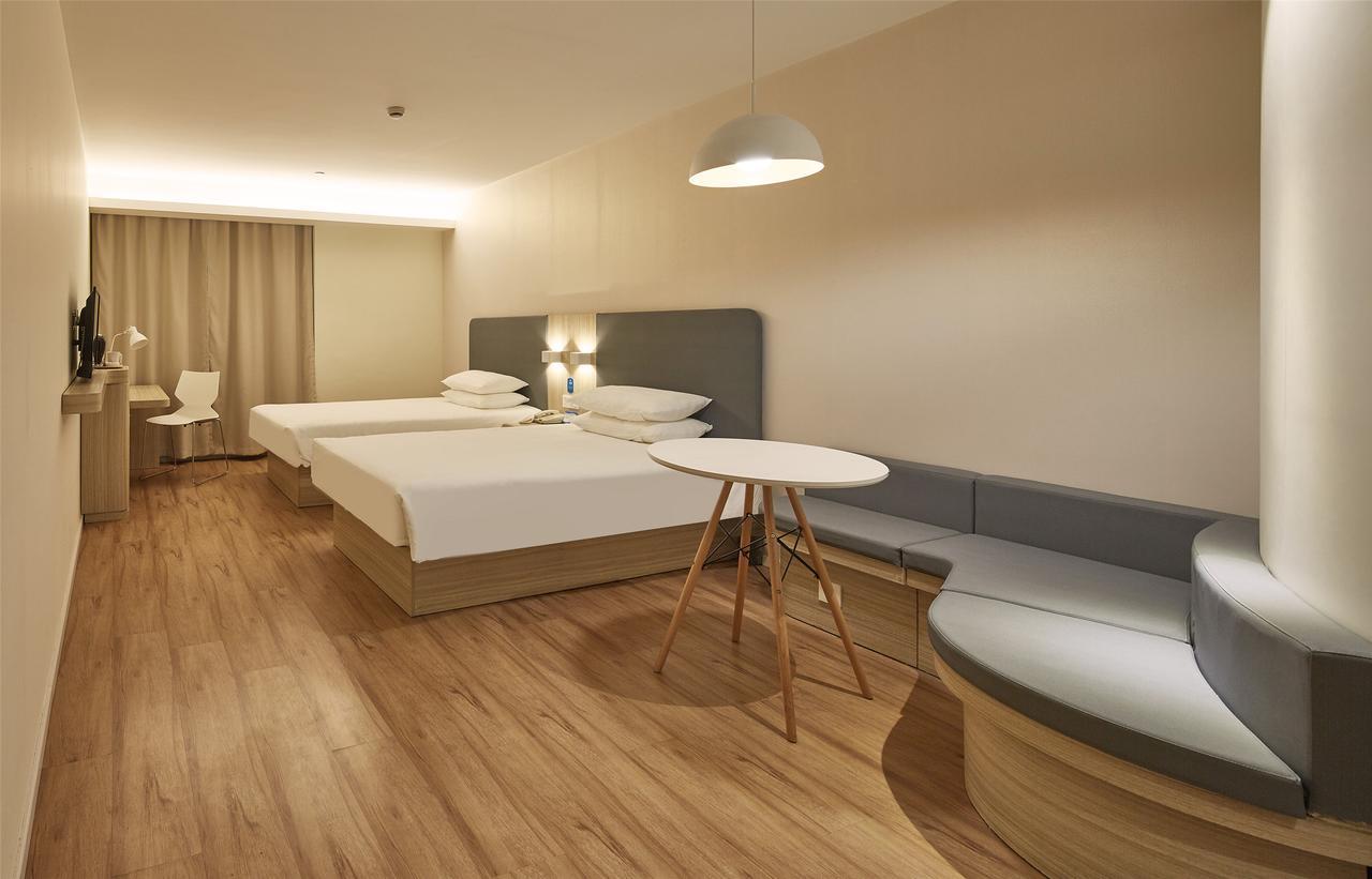 Hotel Hanting Hongqiao Hub Railway Station